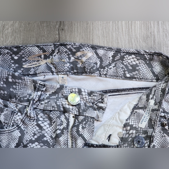 Seven7 Tummyless High Rise Skinny Snake Jeans size 6 grey / white (30x28) - Picture 3 of 8
